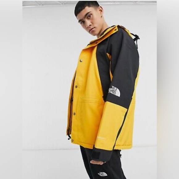 The North Face Men's 1994 Retro Mountain Futurelight Jacket - Picture 2 of 5